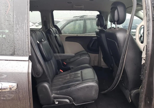 Chrysler Town &amp; Country cena 35000 przebieg: 129480, rok produkcji 2015 z Korfantów małe 67